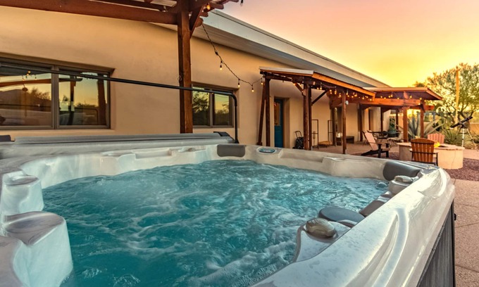 Tucson House | La Puerta Azul - Stunning Desert Retreat Pool Spa