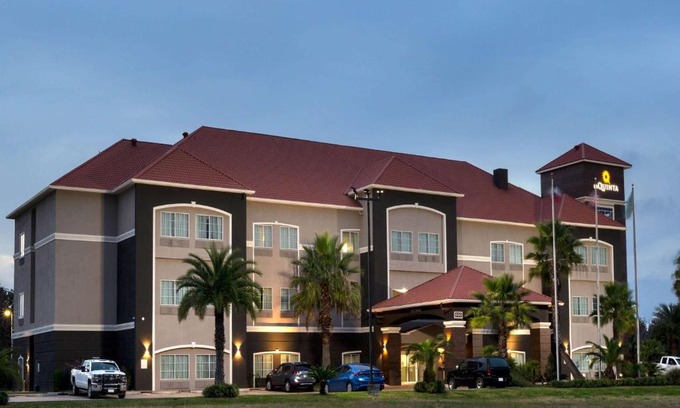 Alvin Hotel | La Quinta by Wyndham Alvin