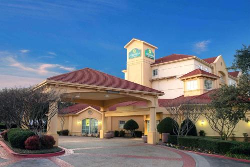 South Arlington Hotel | La Quinta by Wyndham Dallas Arlington South
