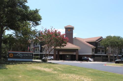 Dallas Hotel | La Quinta by Wyndham Dallas - Addison Galleria