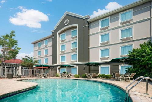 Myrtle Beach Hotel | La Quinta by Wyndham Myrtle Beach Broadway Area