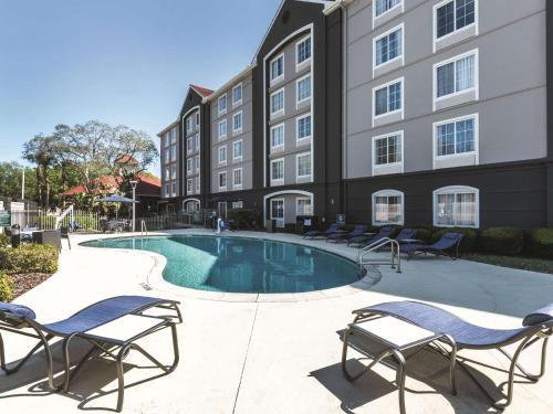 Lake Mary Hotel | La Quinta by Wyndham Orlando Lake Mary - Wonderful Free Breakfast