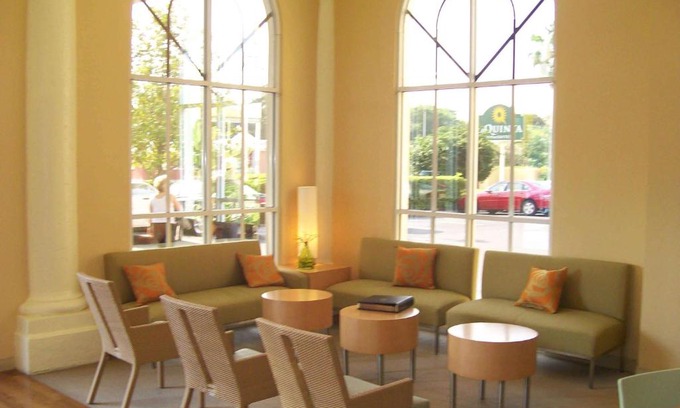 North Trail Hotel | La Quinta by Wyndham Sarasota Downtown