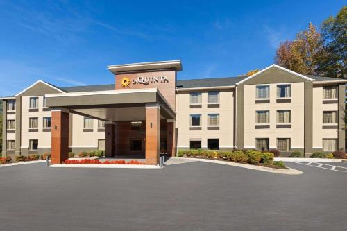 Snellville Hotel | La Quinta by Wyndham Snellville - Stone Mountain