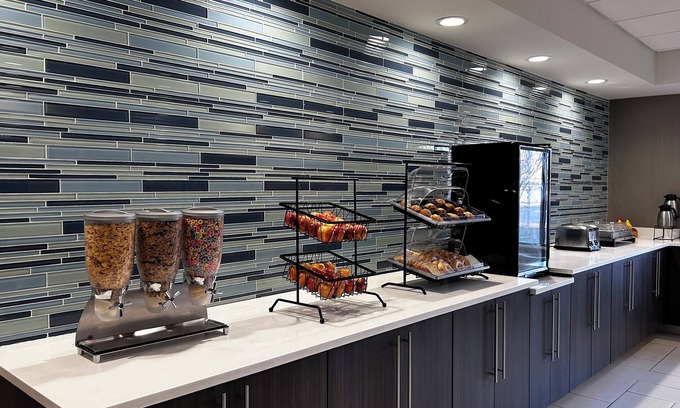 Columbia Hotel | La Quinta Inn by Wyndham Columbia SE/Fort Jackson