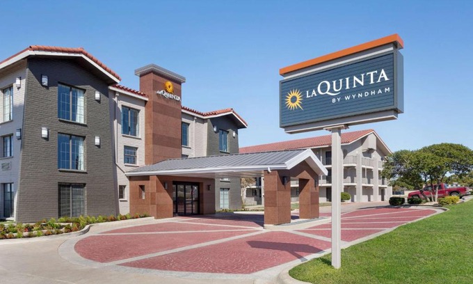 Temple Hotel | La Quinta Inn by Wyndham Temple