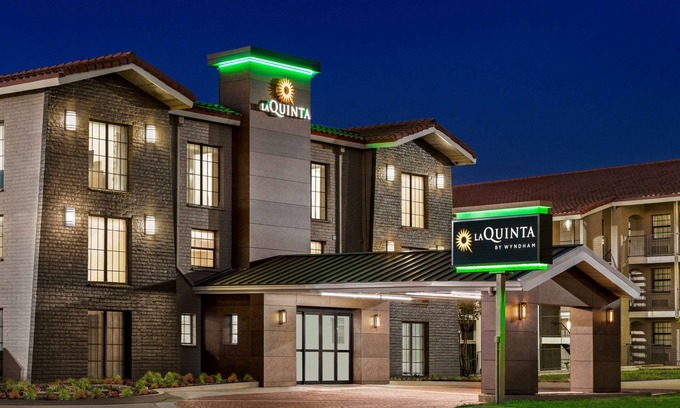 Temple Hotel | La Quinta Inn by Wyndham Temple
