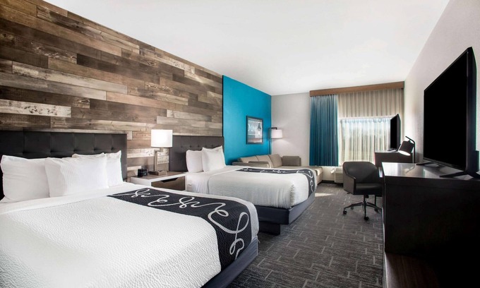Pittsburg Hotel | La Quinta Inn & Suites by Wyndham Pittsburg