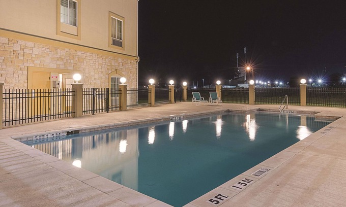 Waxahachie Hotel | La Quinta Inn & Suites by Wyndham Waxahachie