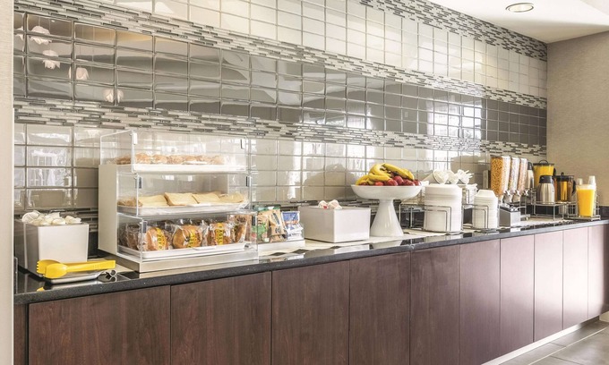 Alexandria Hotel | La Quinta Inn & Suites by Wyndham Alexandria Airport