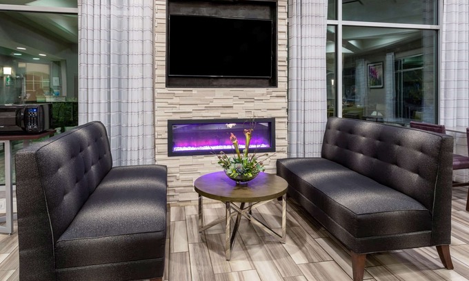 Louisville Hotel | La Quinta Inn & Suites by Wyndham Denver Boulder-Louisville