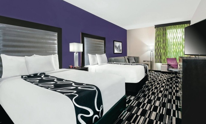McAllen Hotel | La Quinta Inn & Suites by Wyndham McAllen Convention Center