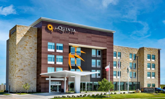 Terrell Hotel | La Quinta Inn & Suites by Wyndham Terrell