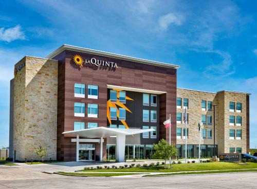 Terrell Hotel | La Quinta Inn & Suites by Wyndham Terrell