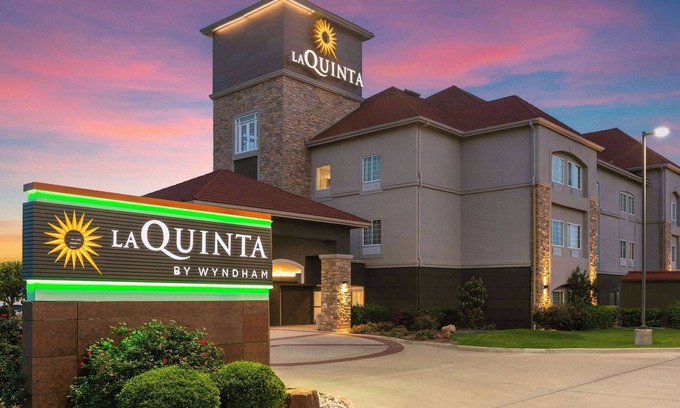 Belton Hotel | La Quinta Inn & Suites by Wyndham Belton - Temple South