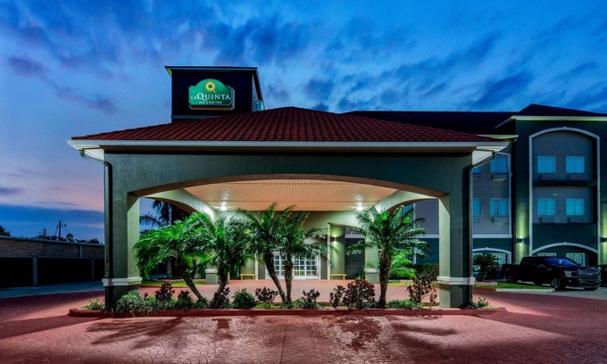 Alamo Hotel | La Quinta Inn & Suites by Wyndham Alamo - McAllen East