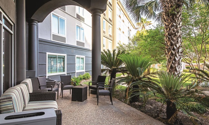 Austin Hotel | La Quinta Inn & Suites by Wyndham Austin Airport