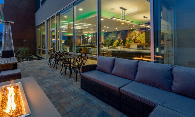 Galt Hotel | La Quinta Inn & Suites By Wyndham Galt Lodi North