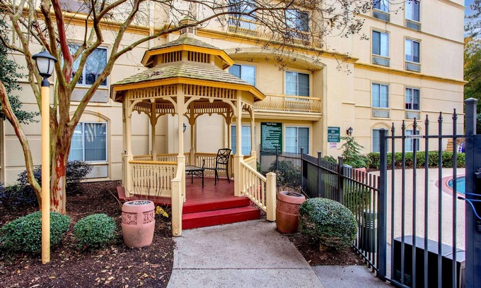 Crabtree Hotel | La Quinta Inn & Suites by Wyndham Raleigh Crabtree