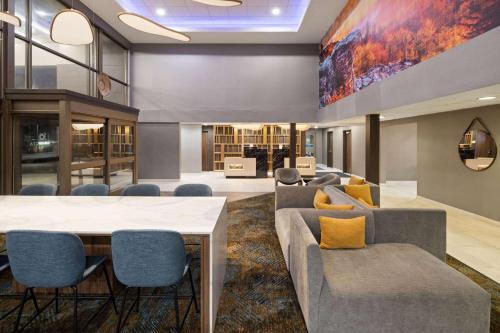 Buena Hotel | La Quinta Inn & Suites by Wyndham Yakima Downtown