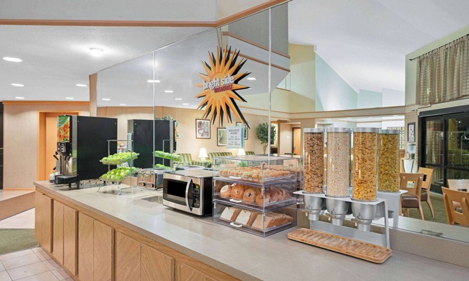 Layton Hotel | La Quinta Inn & Suites by Wyndham Salt Lake City - Layton