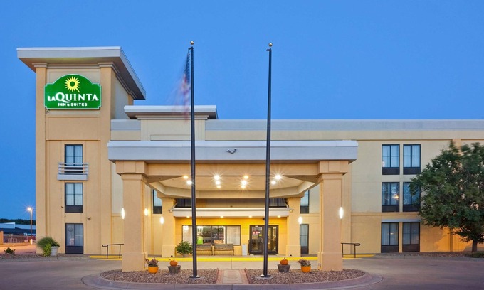 Salina Hotel | La Quinta Inn & Suites by Wyndham Salina