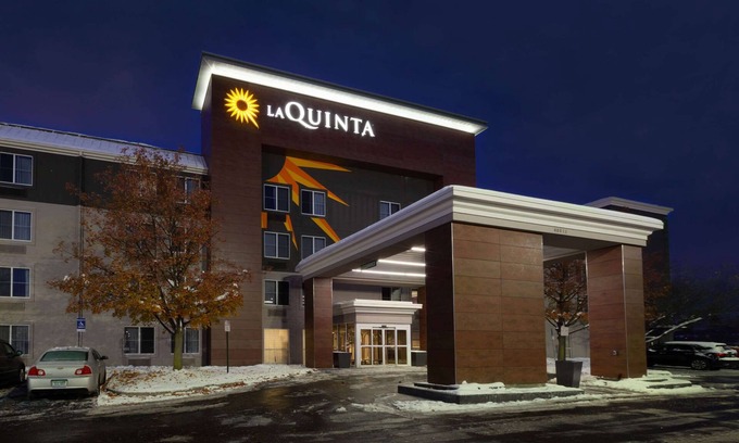 Utica Hotel | La Quinta Inn & Suites by Wyndham Detroit Utica