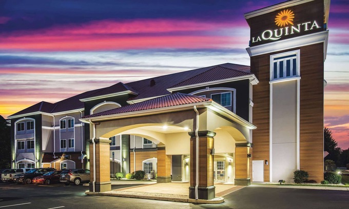 Chambersburg Hotel | La Quinta Inn & Suites by Wyndham Chambersburg