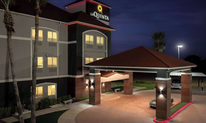 Raymondville Hotel | La Quinta Inn & Suites by Wyndham Raymondville