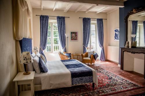 Saint-Antonin Noble Val Bed & Breakfast | La Résidence Chambre d'Hotes