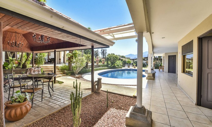 San Antonio de Belen Hotel | La Riviera Hotel B&B