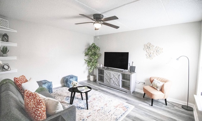 Gulfport Apartment | La Riviere 2 bedroom | Close to airport and beach