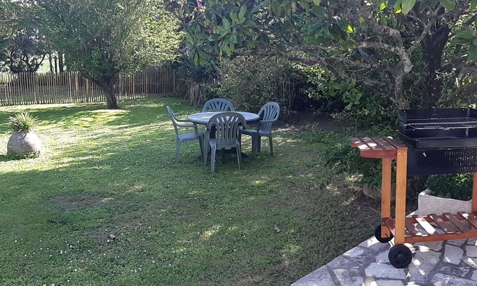 Saint-Xandre House | La Rochelle nearby for this quiet house and garden