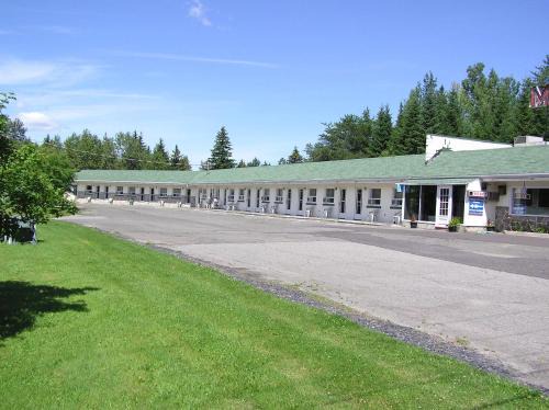 Edmundston Hotel | La Roma Motel
