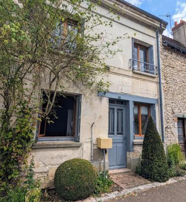 Chedigny House | La rose d'Alfred