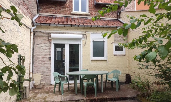 Saint-Quentin House | La Saint Quentinoise (with courtyard)