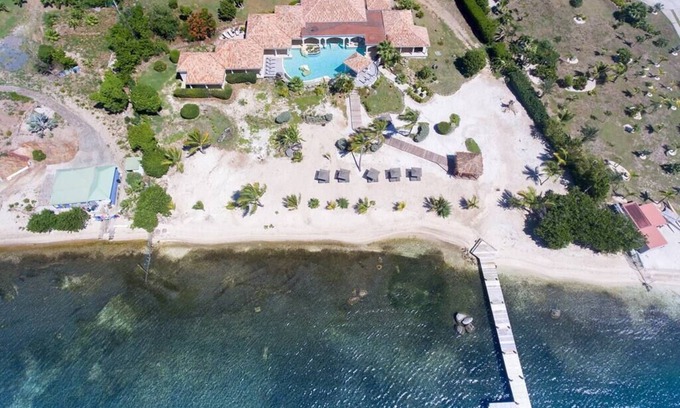 Les Terres Basses Villa | La Salamandre, Lagoon front villa with pool, airport pickup & concierge service
