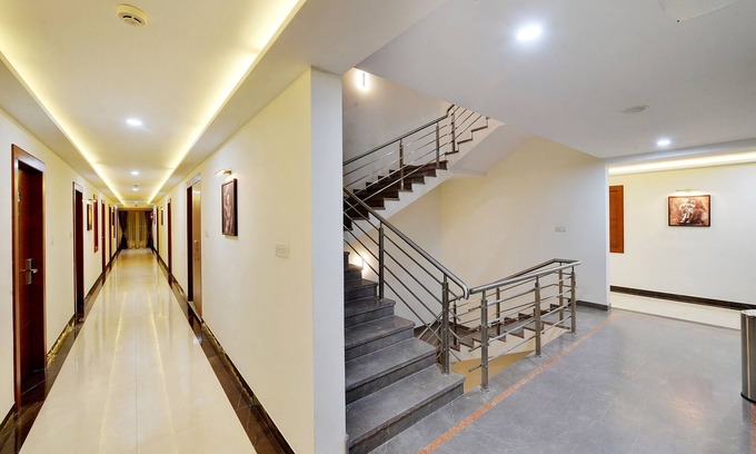 Bommasandra Hotel | La Sara Gateway
