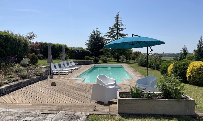 Nieul-sur-l'Autise House | LA SELLERIE: 4-star self-catering cottage with swimming pool in Vendée