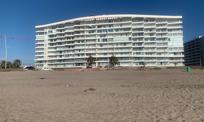 La Serena House | La Serena Avenida Del Mar 3 Bedrooms beach view