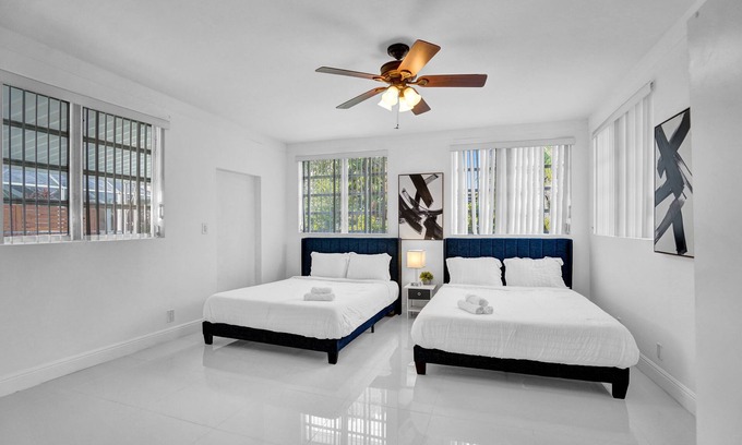 Ives Estates House | La Serre Miami Home & Private Pool Near Aventura Mall