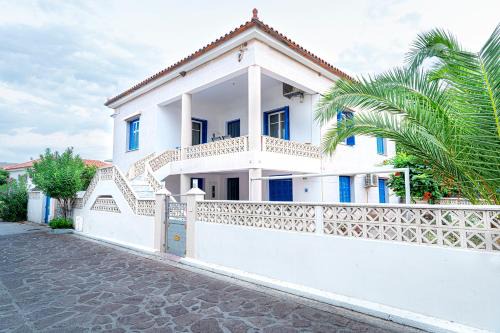 Skala Eresou Apartment | La Skala Eressos Holiday Apartments
