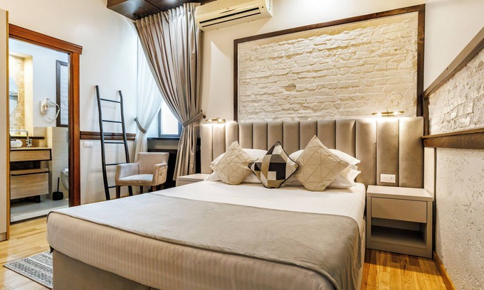 Pitesti Hotel | La Strada Boutique Villa