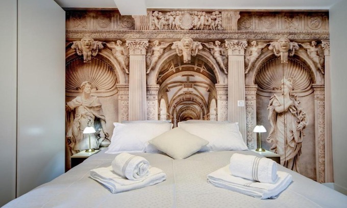 Vendome Apartment | La Suite du Roi Henri