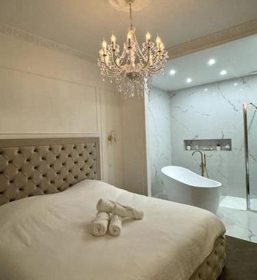 Mitry-Mory Apartment | La Suite Haussmannienne