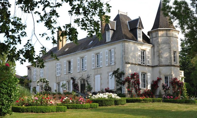 Mareuil-Sur-Lay-Dissais Bed & Breakfast | La Suite Venise au Château de Saint-André