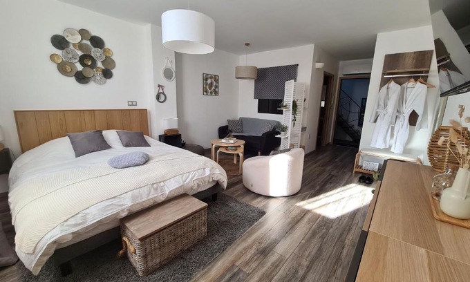 Buhl-Lorraine Bed & Breakfast | La suite Volupté - SPA du Souffle du Saule