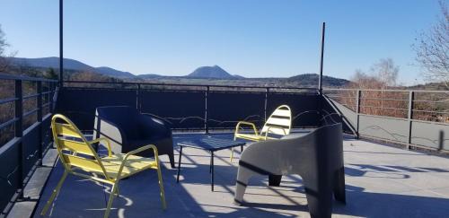 Saint-Genes-Champanelle Apartment | La terrasse des volcans