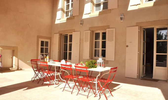 Divajeu House | La Terrasse, charming & elegant holiday home for 10 p., at the Gates of Proven