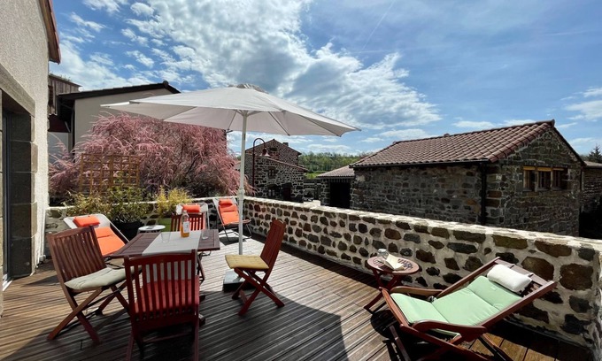 Polignac House | La Terrasse de Cheyrac